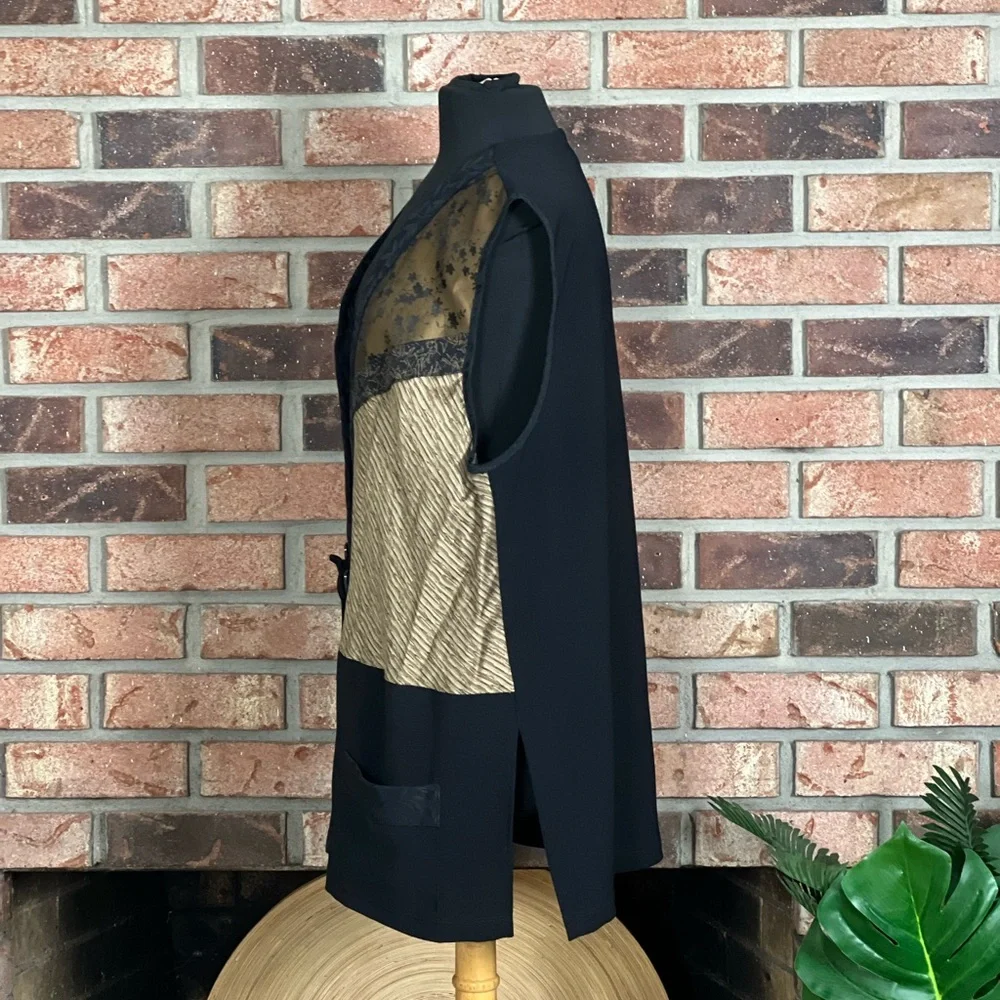 K.D Spring Vest - Picture 3 of 3